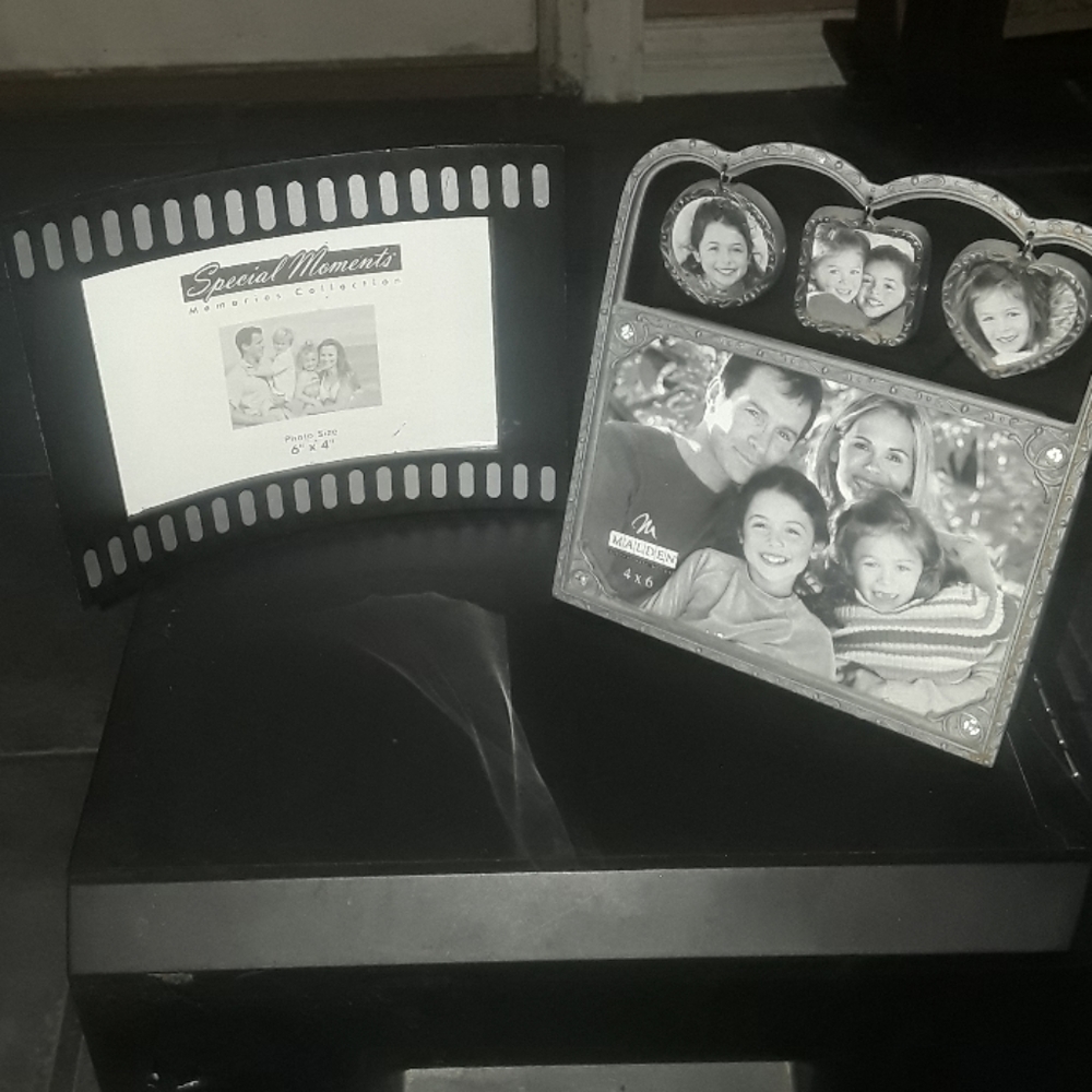 4 picture frames